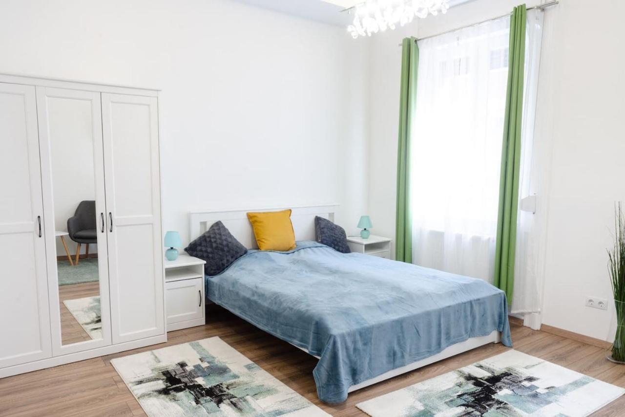 3 En Suit Bedroom Flat In The Main Centre For 6Ppl, 3Bdr,3Bthr,Ac Budapest Exterior photo