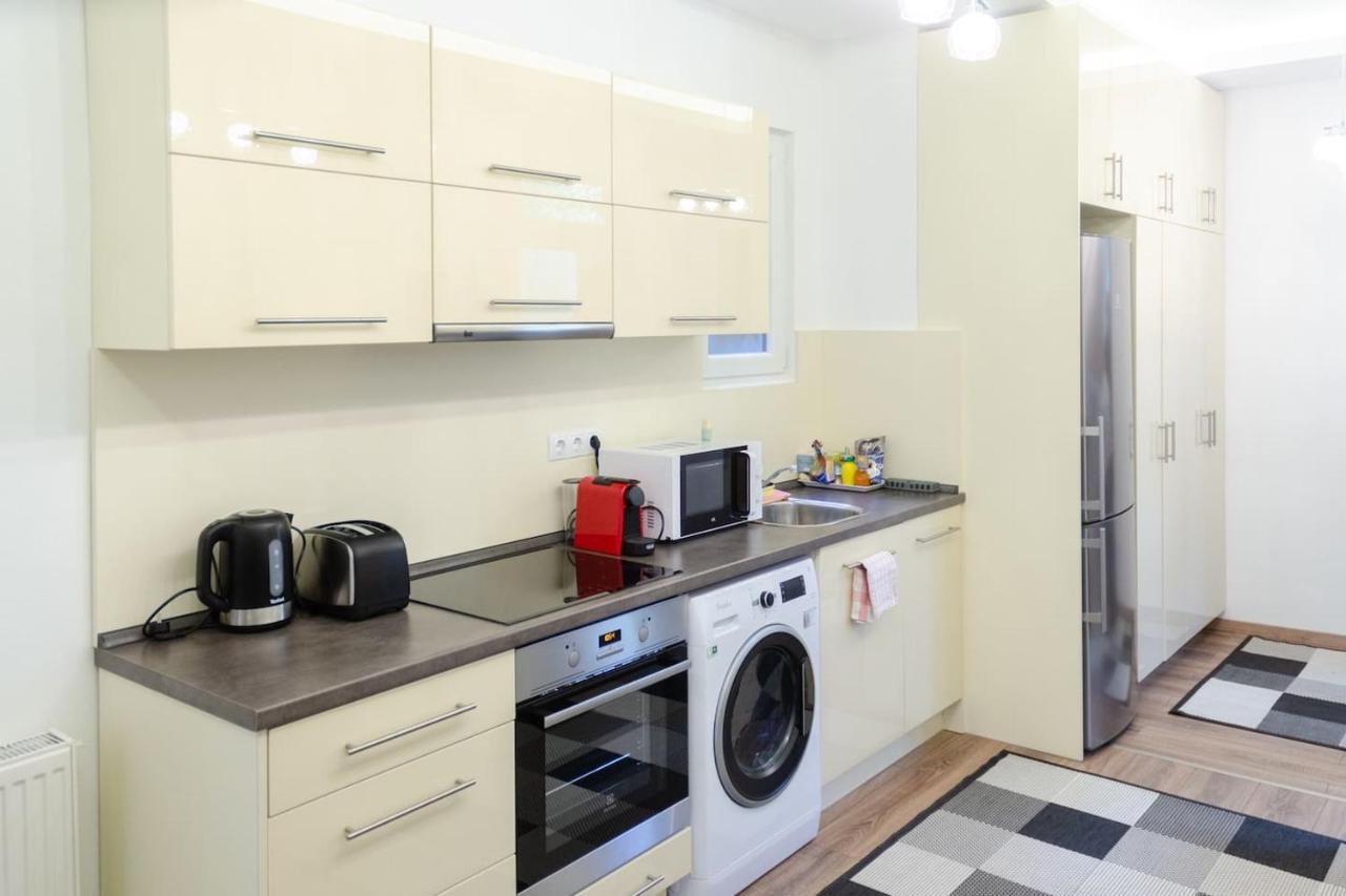 3 En Suit Bedroom Flat In The Main Centre For 6Ppl, 3Bdr,3Bthr,Ac Budapest Exterior photo